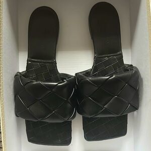 Bottega Veneta Leather Lido Flat Sandals